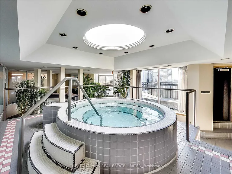 25 Maitland St #1201 — Photo 6