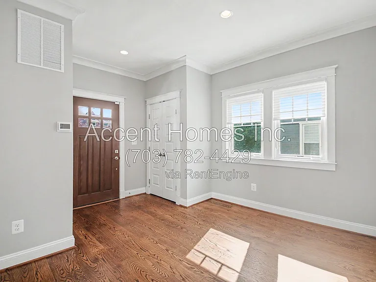 14 W Caton Ave — Photo 5