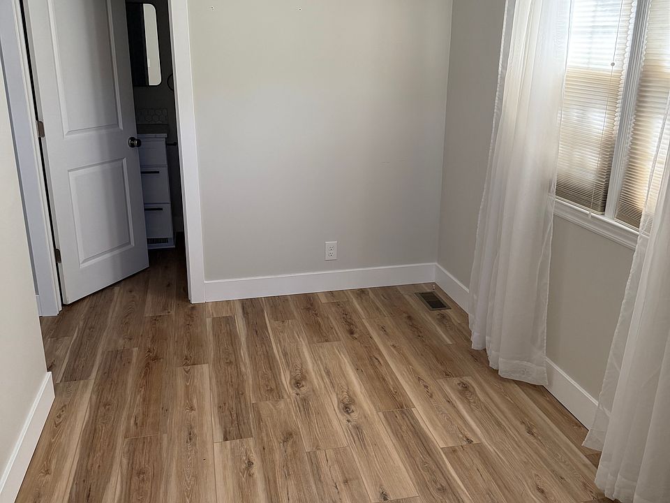 Entry/study area