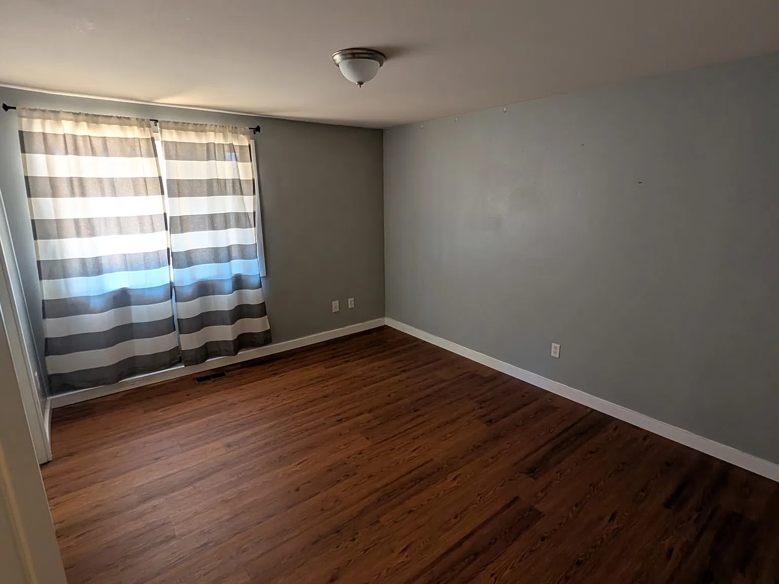 3 bed, 1336 sqft, $3,000 — Photo 3
