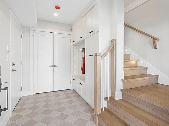 5th image of 16042 9a Ave #101