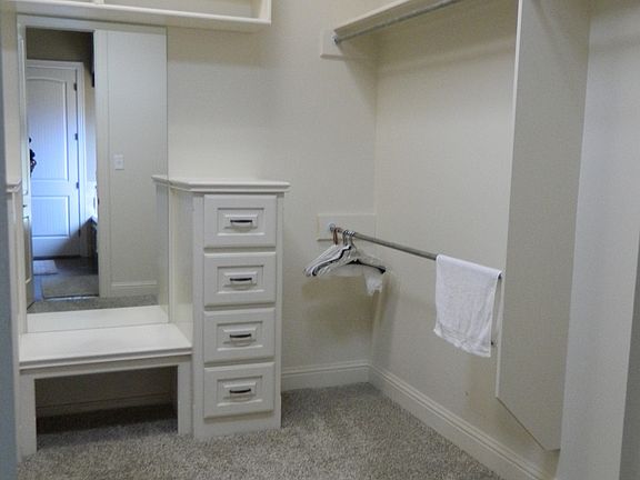 4th image of 504 Aldwych Court
