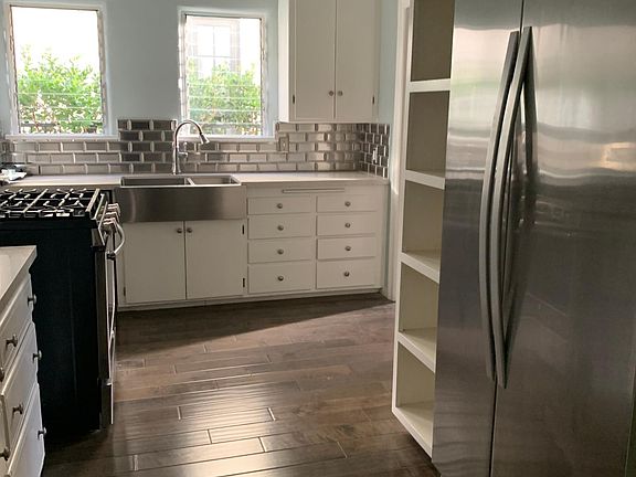 4th image of 250 S Spalding Dr APT 2