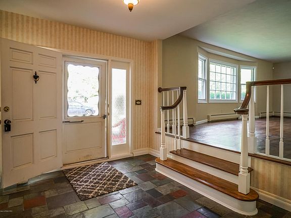 2nd image of 1836 Cahill Dr