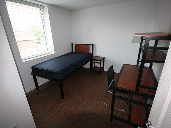 2nd image of 1100 Main St W #304-4