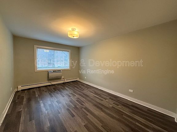 2nd image of 800 Graceland Ave #201