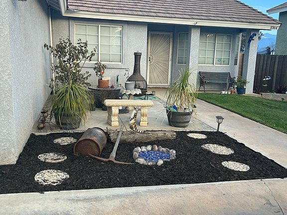 2nd image of 1064 Aspen Ln