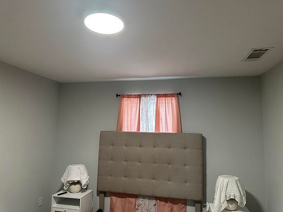 3rd image of 710 Vaughn Rd