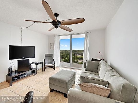 3rd image of 1800 N Andrews Ave APT 7I