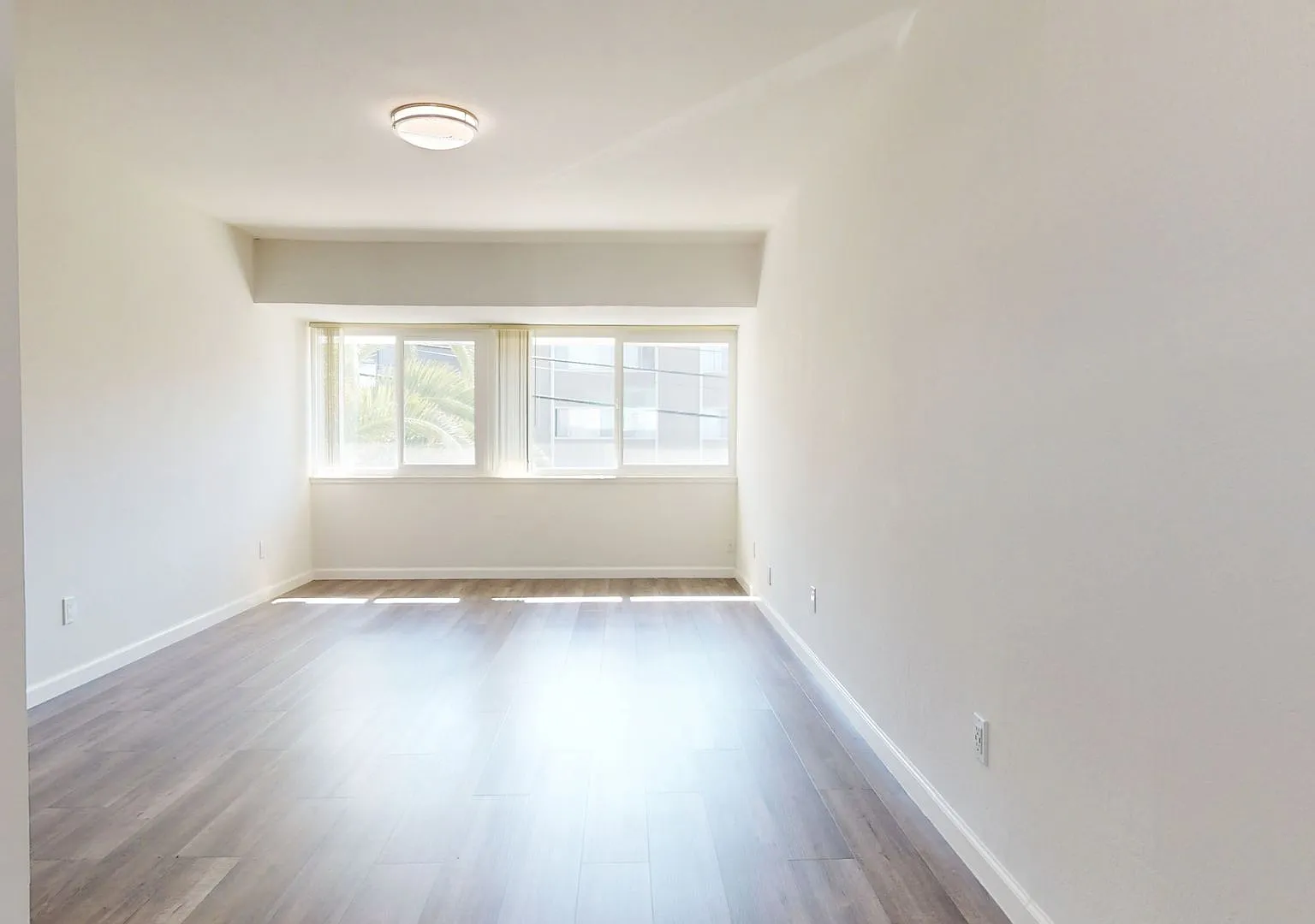 Charming Apartments in Prime Oakland Location! — Photo 2