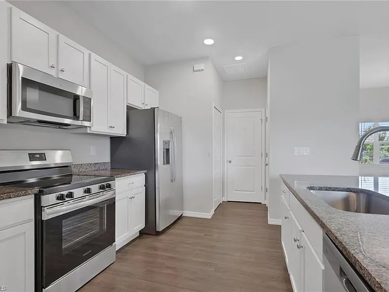 1314 NW 7th Ave — Photo 11