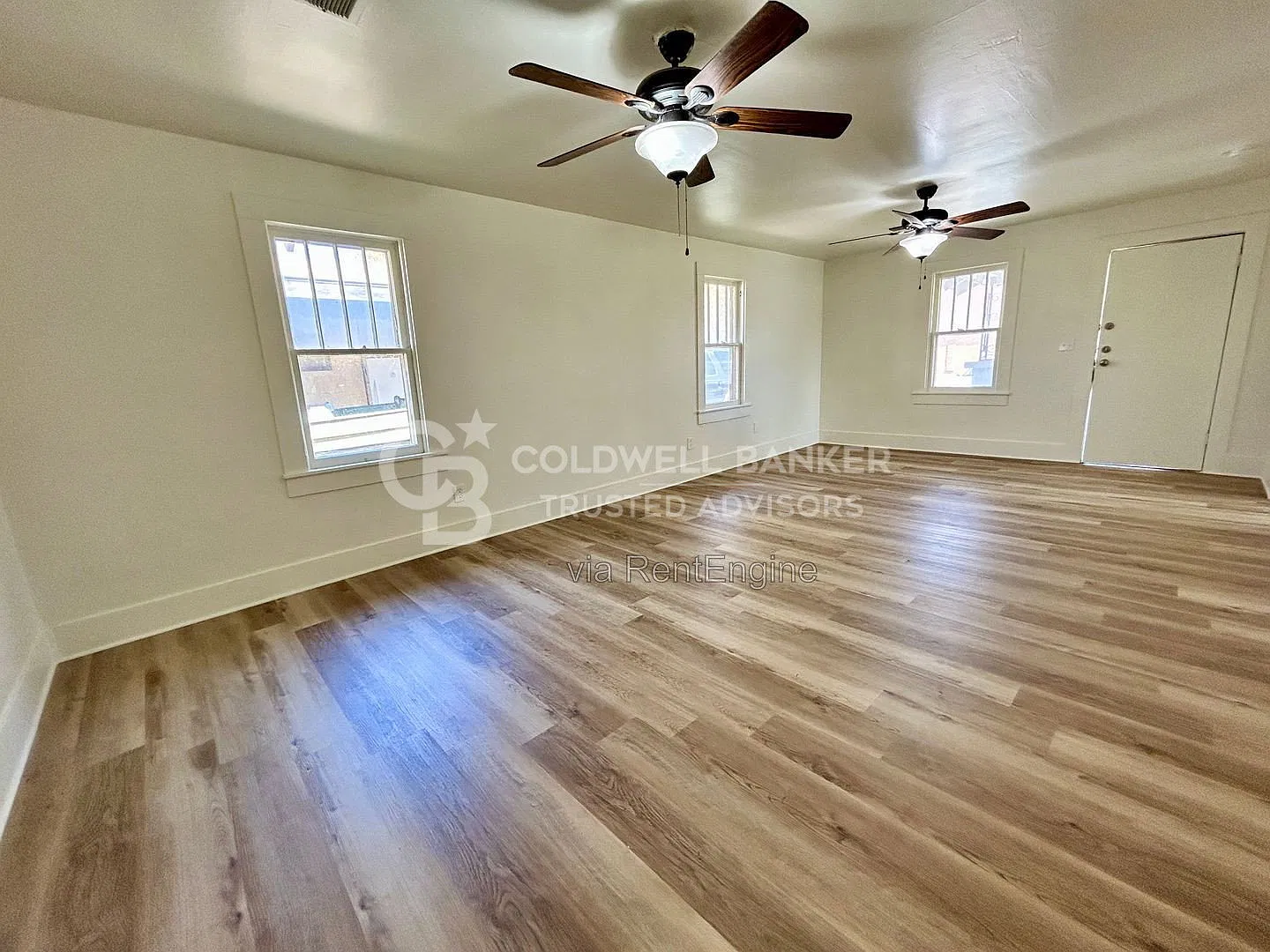 3 bed, 2.0 bath, 1264 sqft, $1,125 — Photo 2