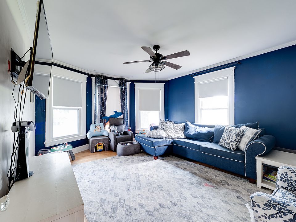 1st image of 60 White St #1