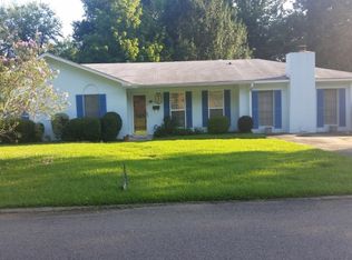 1202 Greenbriar St, Jackson, MS 39211