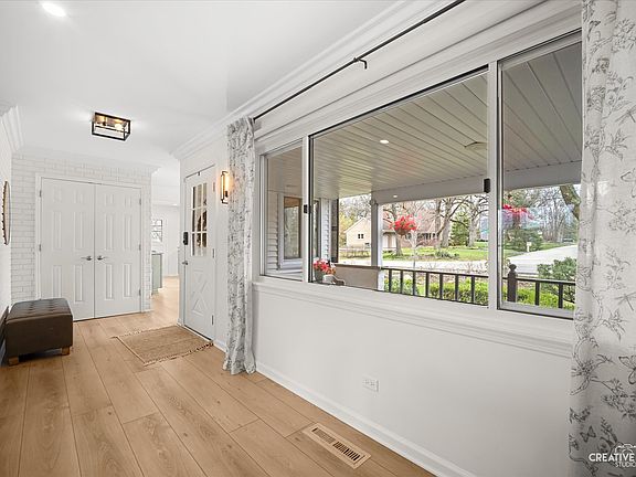 3rd image of 93 Golfview Rd