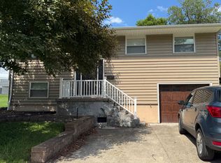 318 Belvue Dr, Hurricane, WV 25526