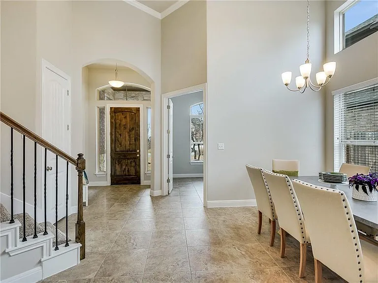 3013 Tempe Dr — Photo 2