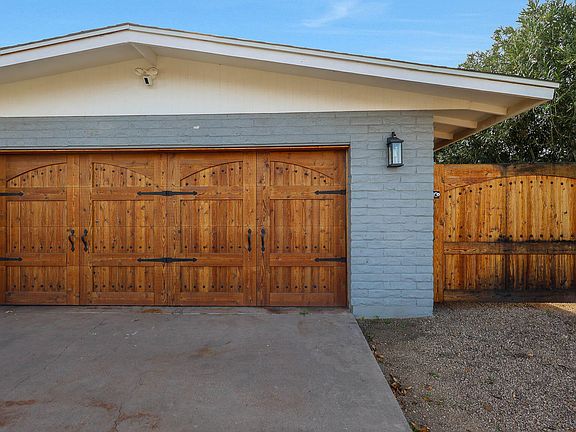 3rd image of 3223 W BELMONT Avenue