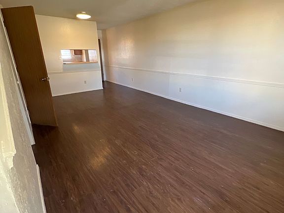 2nd image of 4301 Yorkshire Dr #33