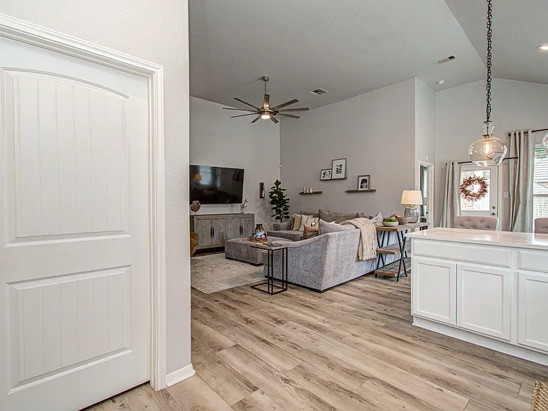 21379 Village Crossing Ln — Photo 12