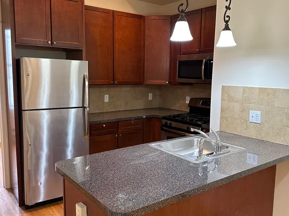 942 Willow Avenue image 9 of 14