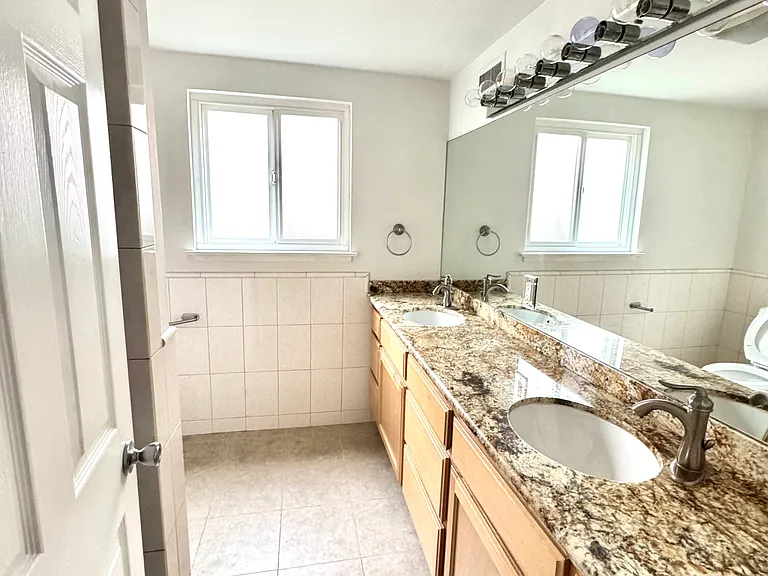 16817 Liggett St — Photo 13
