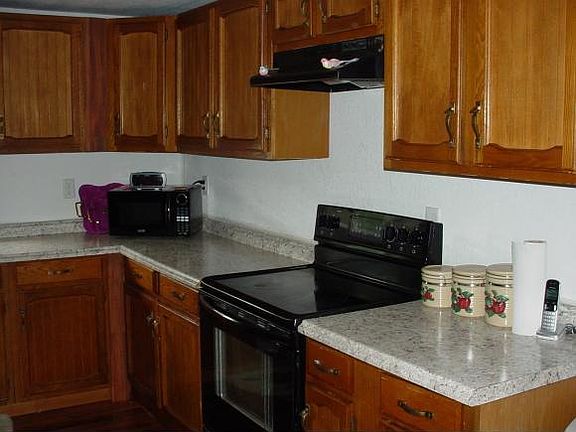 3rd image of 110 Cross St