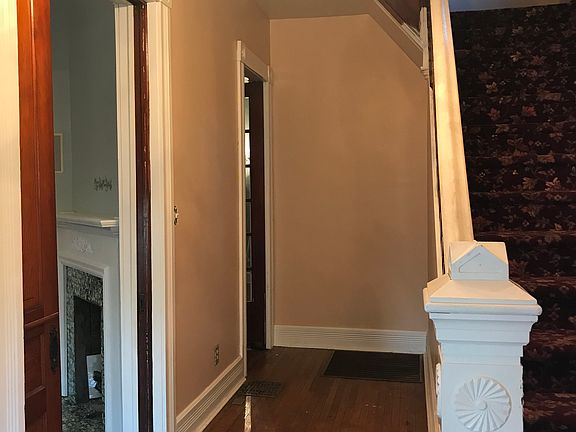 5th image of 731 S Main Ave