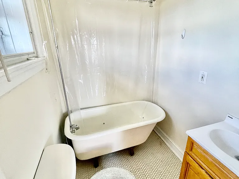 253 W Hansberry St #3F — Photo 17