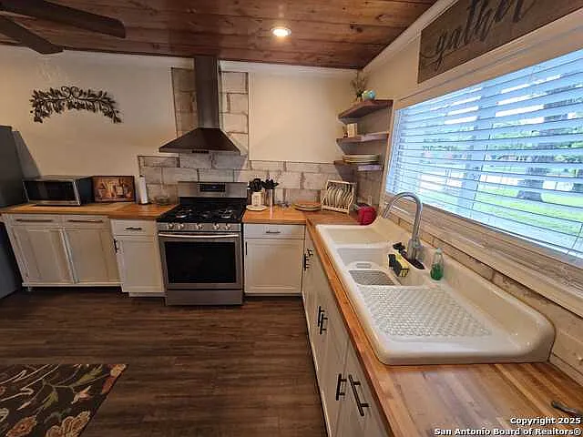 1020 Mission Rd — Photo 8