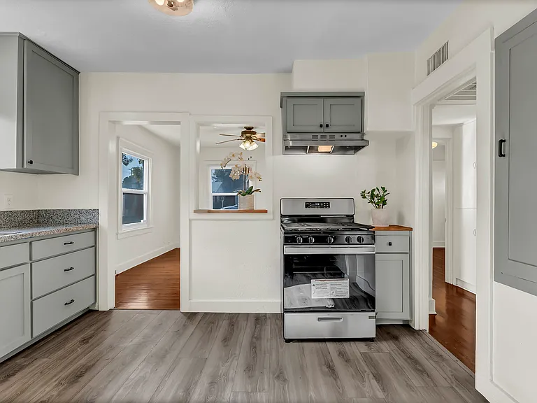 916 S Encina St — Photo 16