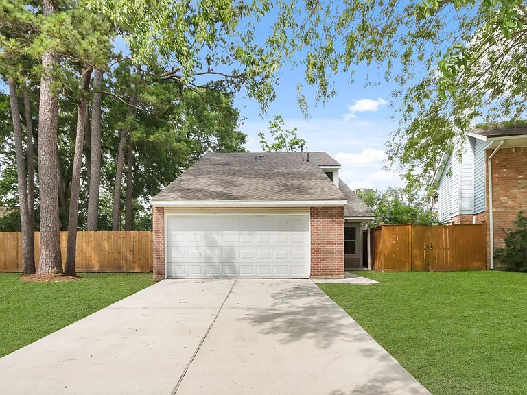 19511 Pine Echo Dr — Photo 1
