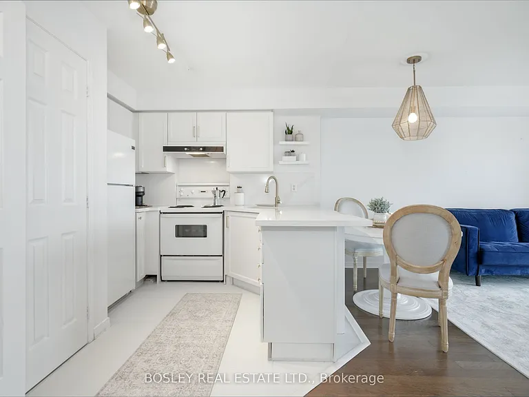 140 W Bathurst St #803 — Photo 10