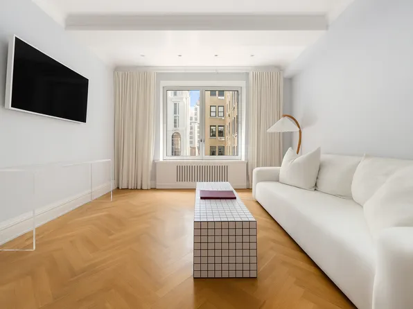 502 Park Avenue image 1 of 7