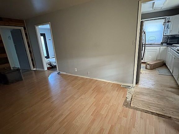 4th image of 1116 W Clay St