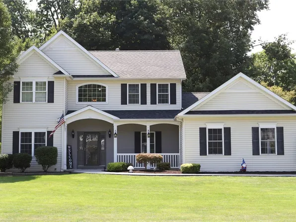 28 W Ham Cir, North Chili, NY 14514