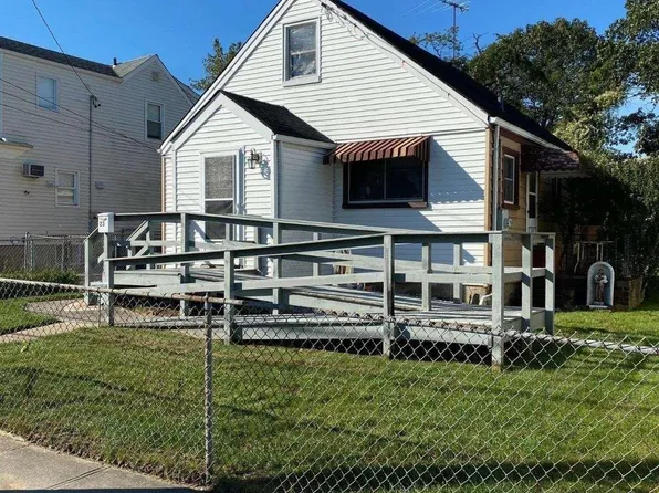 23 Bernard Street, Lawrence, NY 11559