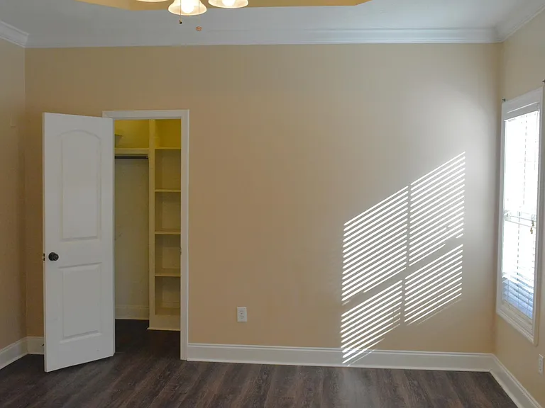 644 Huntington Dr — Photo 15