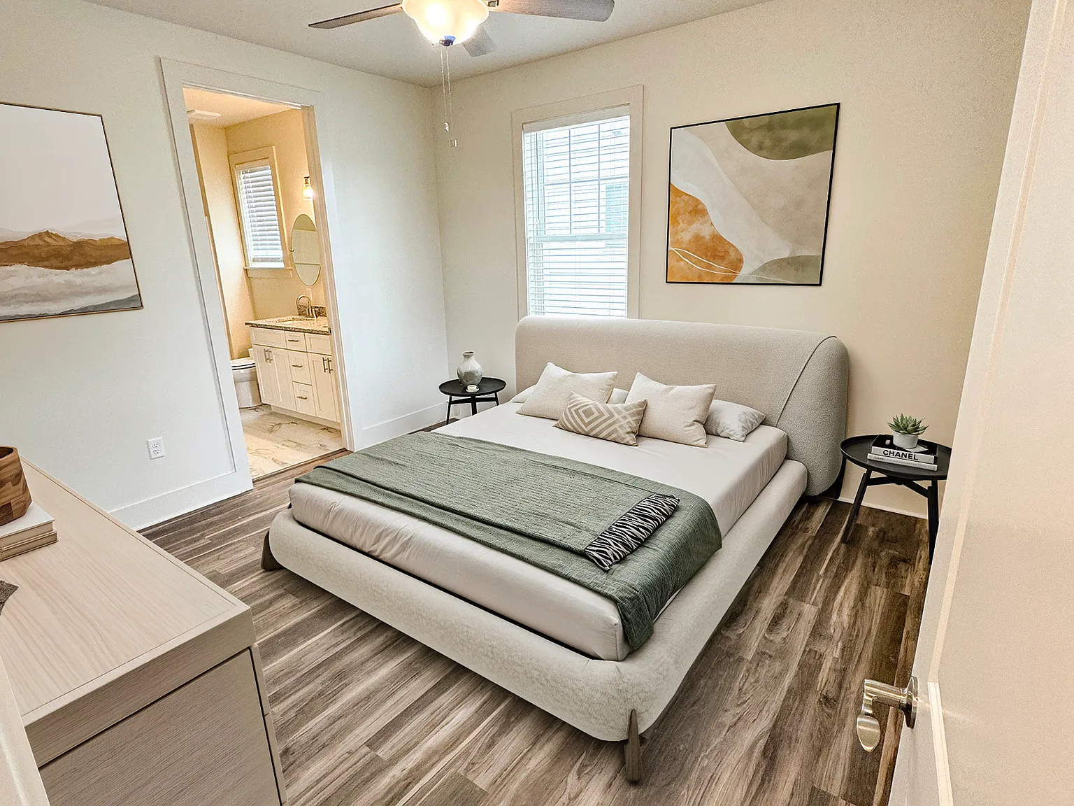 3 bed, 2.5 bath, 1578 sqft, $2,600 — Photo 3