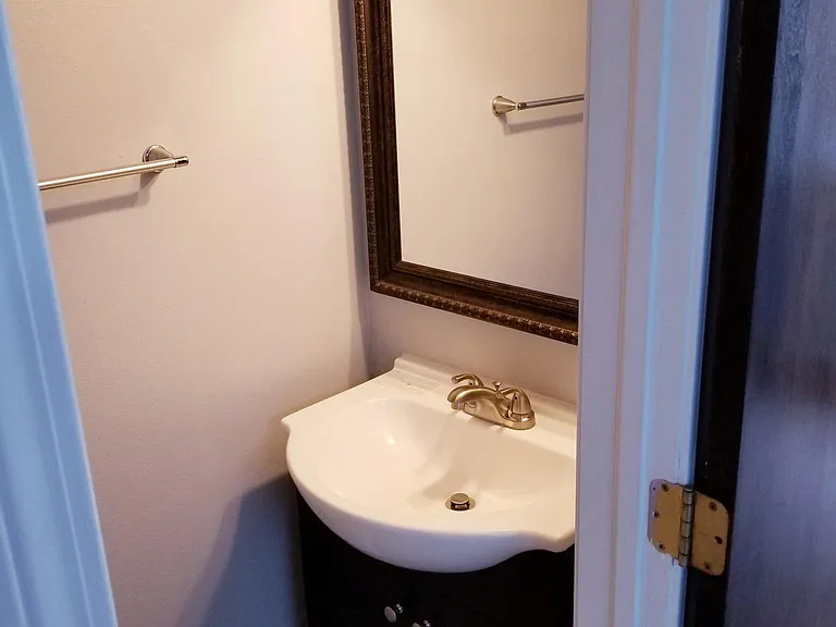 1/2 Bath