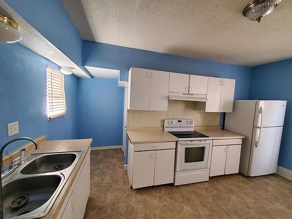 4th image of 1093 Arcade St #1