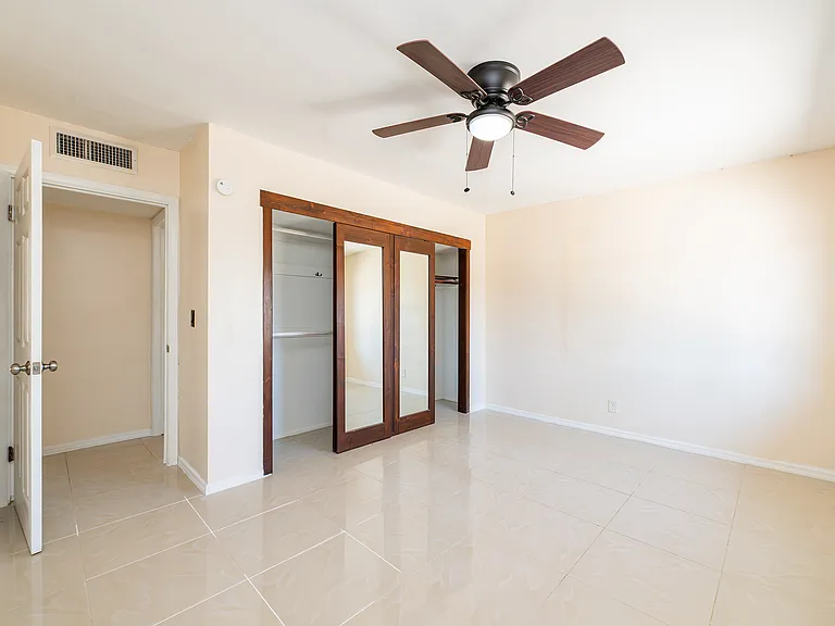 2532 E Crosby Vis — Photo 15