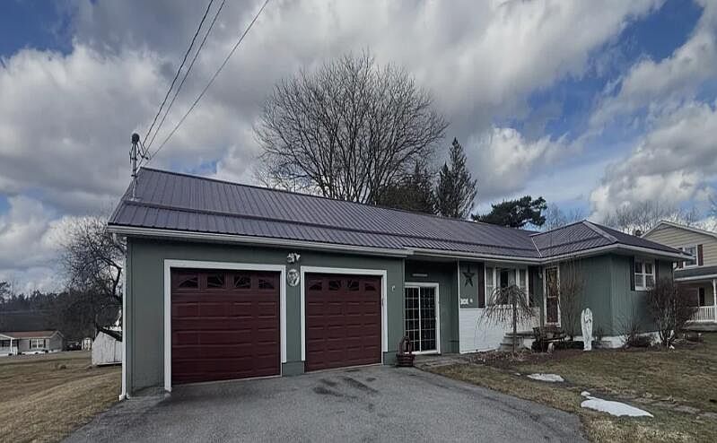 1st image of 125 Laurel Ln