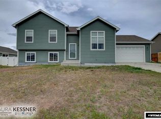 2210 Silvertip St, Bar Nunn, WY 82601