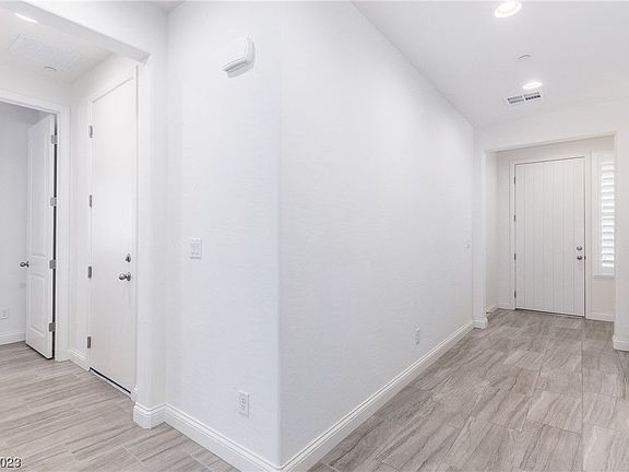 5th image of 360 Espressivo St