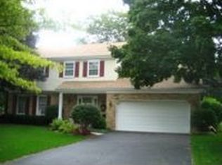 5217 Cedar Ct, Lisle, IL 60532