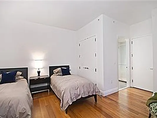 Rented by New York Residence | media 76