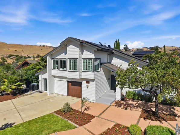 1237 Renraw Dr, San Jose, CA 95127