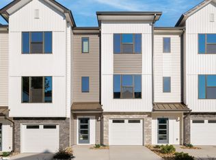 9 Pikewood Ln, Greenville, SC 29607