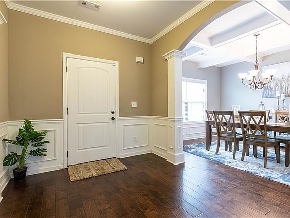 5th image of 53 New Castle Dr